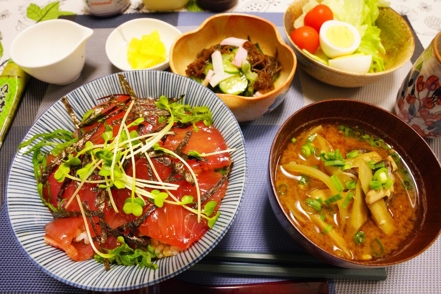 「マグロ漬け丼」にあわせるもう一品なんにする？間違いないみんなの献立アイデア