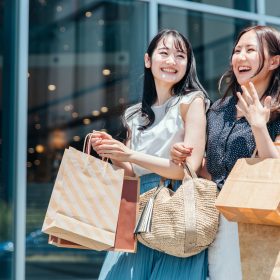 アウトレットで買うのは何？　どこがお気に入り？　みんなのアウトレット事情を調査したら、意外な結果が　
