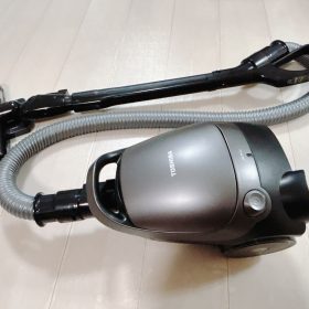まだ使ってるの？とは言わせない。掃除のプロがあえて「コード式の紙パック掃除機」を愛用する理由