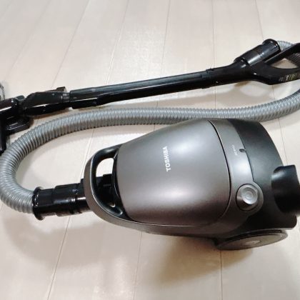 まだ使ってるの？とは言わせない。掃除のプロがあえて「コード式の紙パック掃除機」を愛用する理由