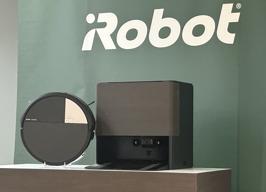 ルンバの最新機種「Roomba MAX 705 Combo」は、その名の通り吸引力もマックスパワーだった