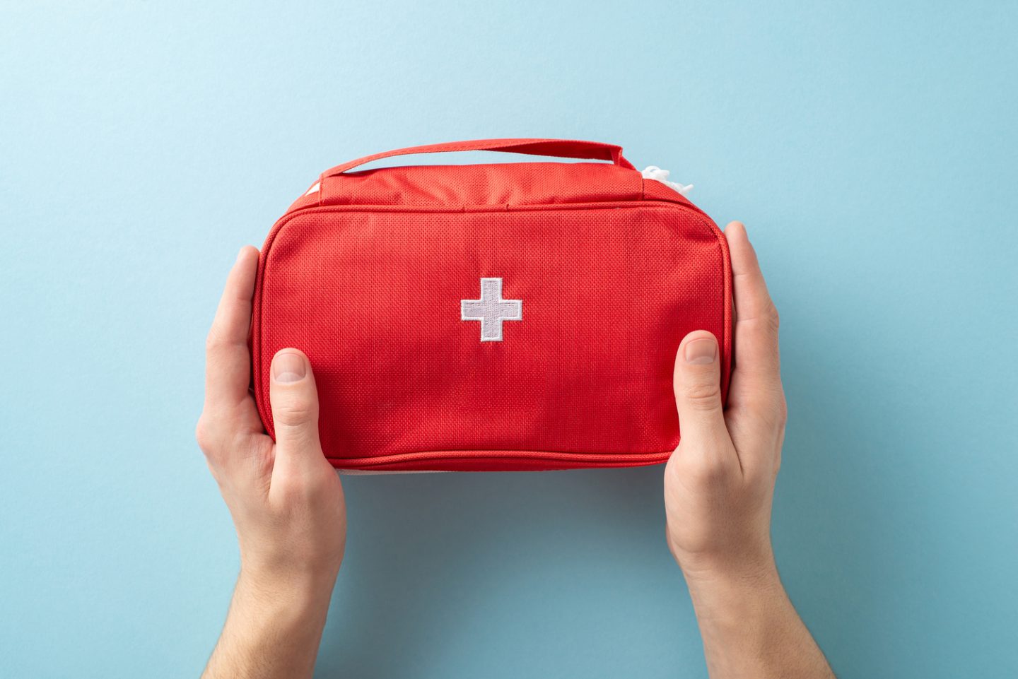 ミニマリスト救急医の「救急箱」の中身は7つだけ!「汎用性の高いもの」を使いこなすのがポイント