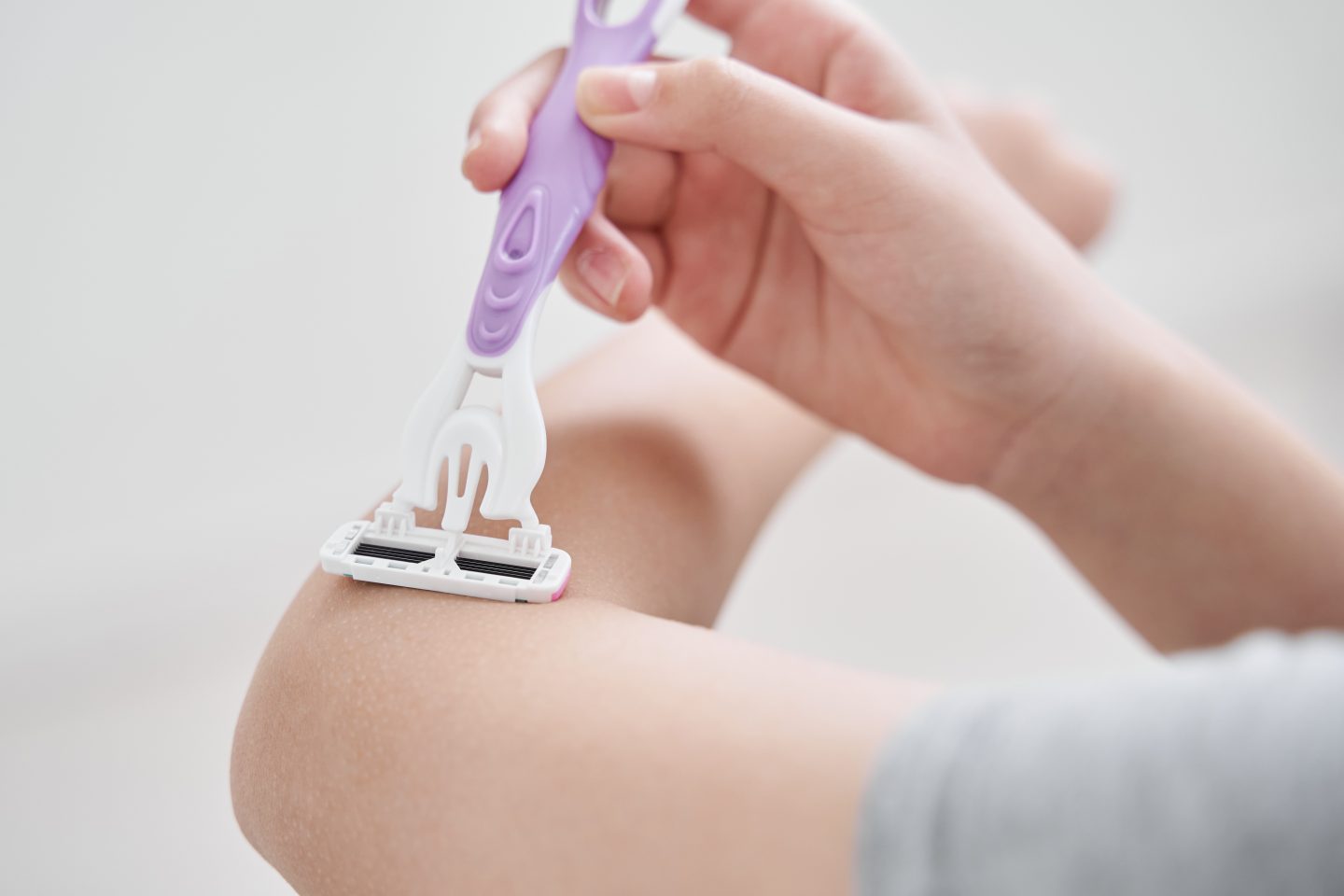 「毛が気になる…」いまどき小学生の“ムダ毛問題”どうしてる?三姉妹の母が考えた対策