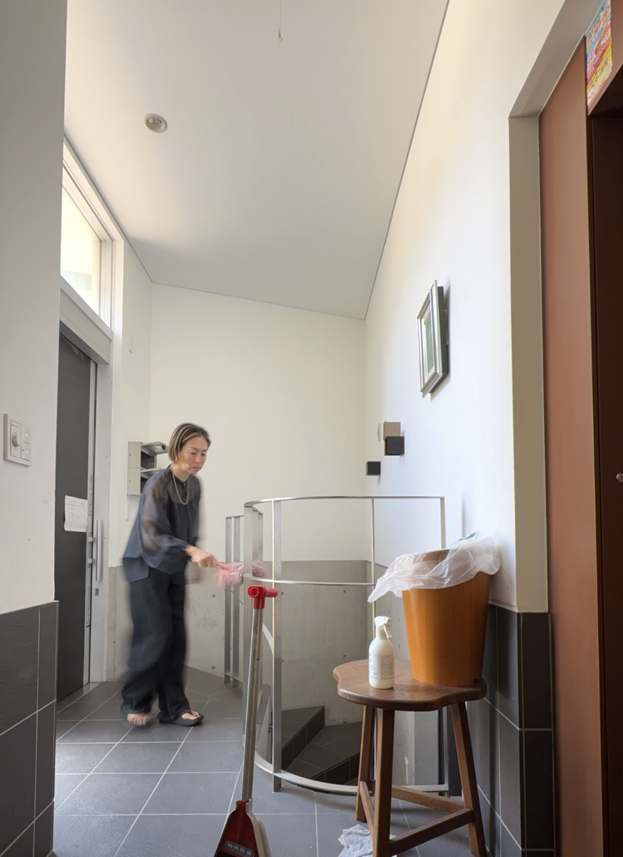 エントランス掃除