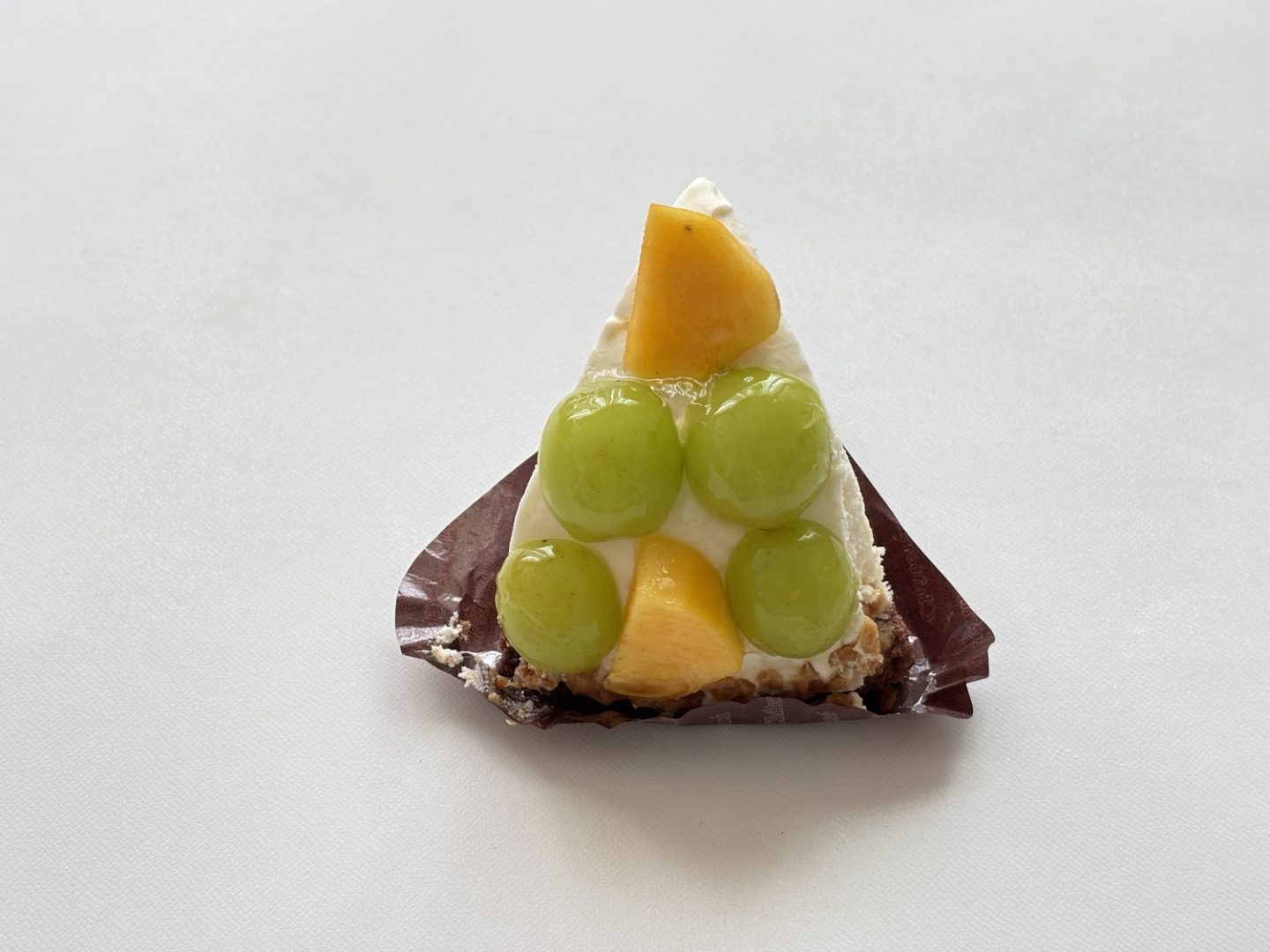 「シャトレーゼ」HP未掲載の幻ケーキ「フルーツボンブ（シャインマスカットと柿）」にマニア歓喜！柿を使った新作がかわいすぎ