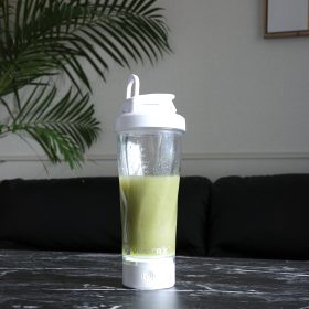 もう手動には戻れない！「電動シェイカーボトル」ならプロテインやスムージーが30秒で完璧な滑らかさに【本日のお気に入り】