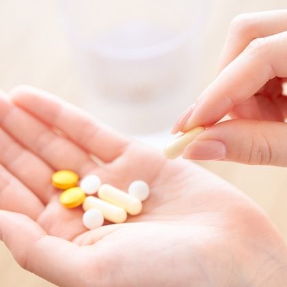 食事にサプリをプラスする？みんなが摂っているサプリは？摂らない理由は？