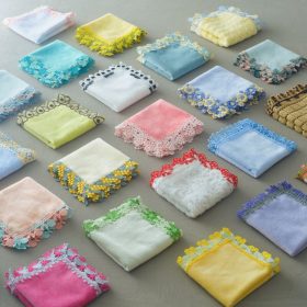 大人気！24秒に1枚売れる「近沢レース店」のタオルハンカチ秘話…確実に買える方法も伝授！